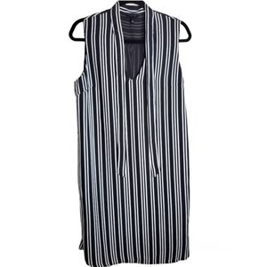 WhoWhatWear Sleeveless dress V neck size Large